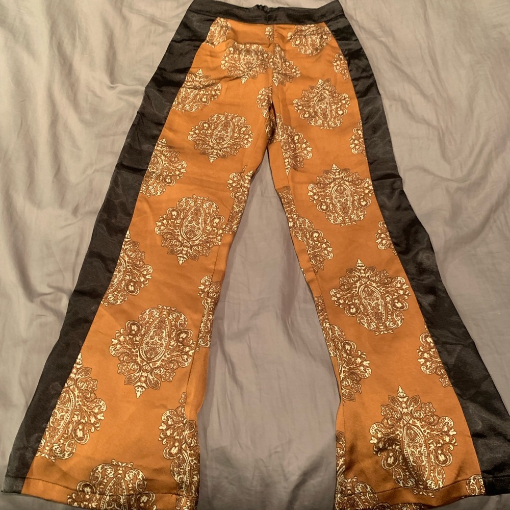 Silky pattern pants